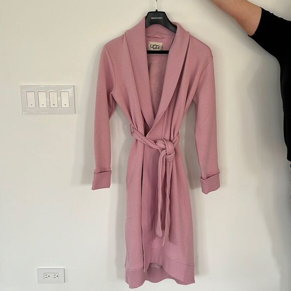 UGG Duffield Shawl Collar Plush Robe
XS pink - Picture 3 of 6